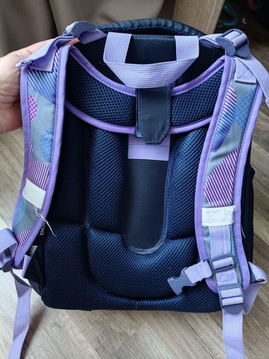 Продам шкільний портфель!