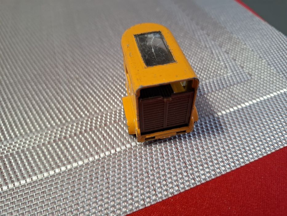 Matchbox pony trailer model samochodu