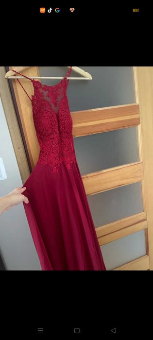 Długa balowa suknia