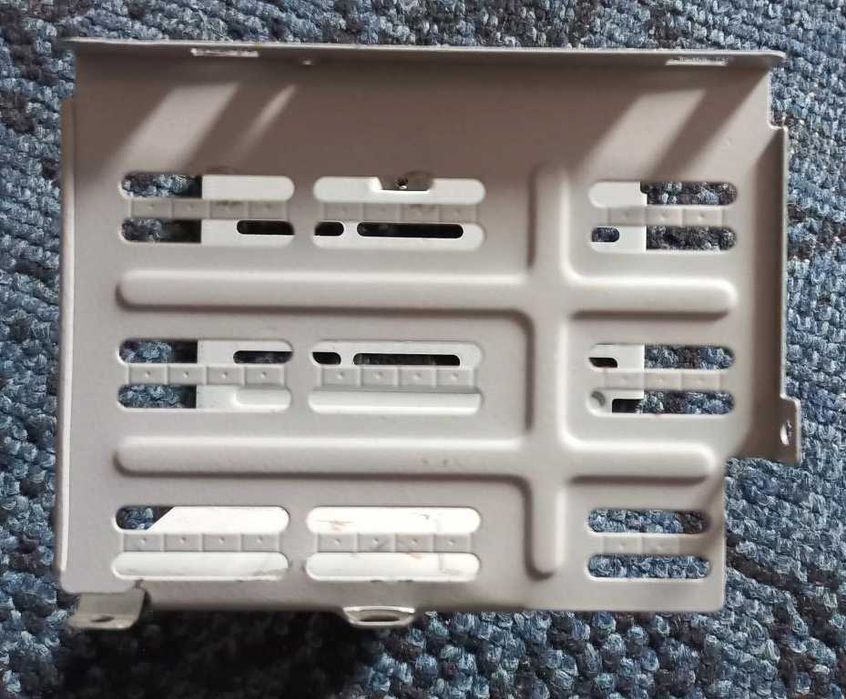 Корзина для винчестера для обычного корпуса компьютера