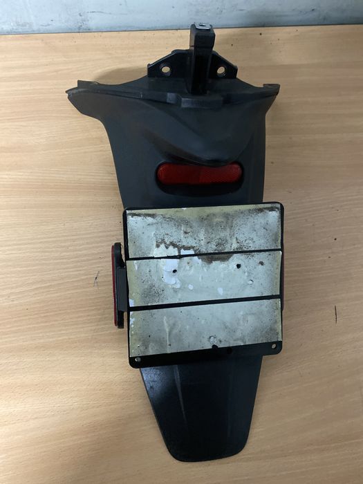 Piaggio Medley Zadupek osłona Tablicy podswietlenie