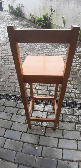 Cadeira alta em pinho