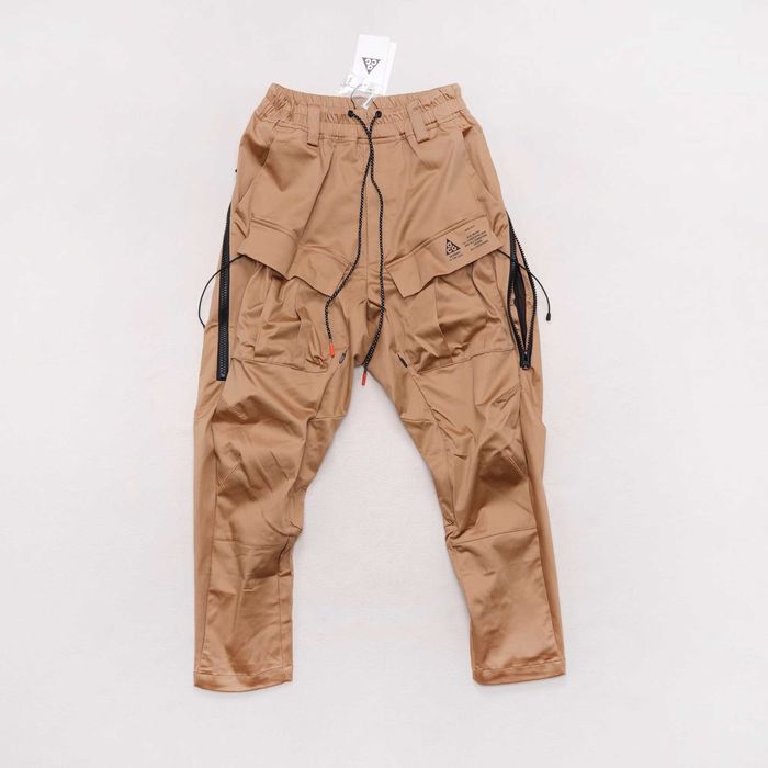 Nike ACG карго штани