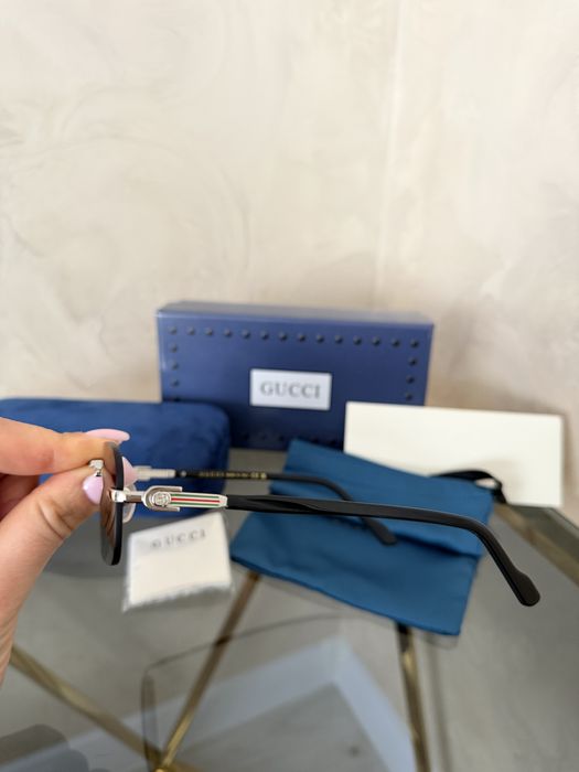 Стильні жіночі окуляри