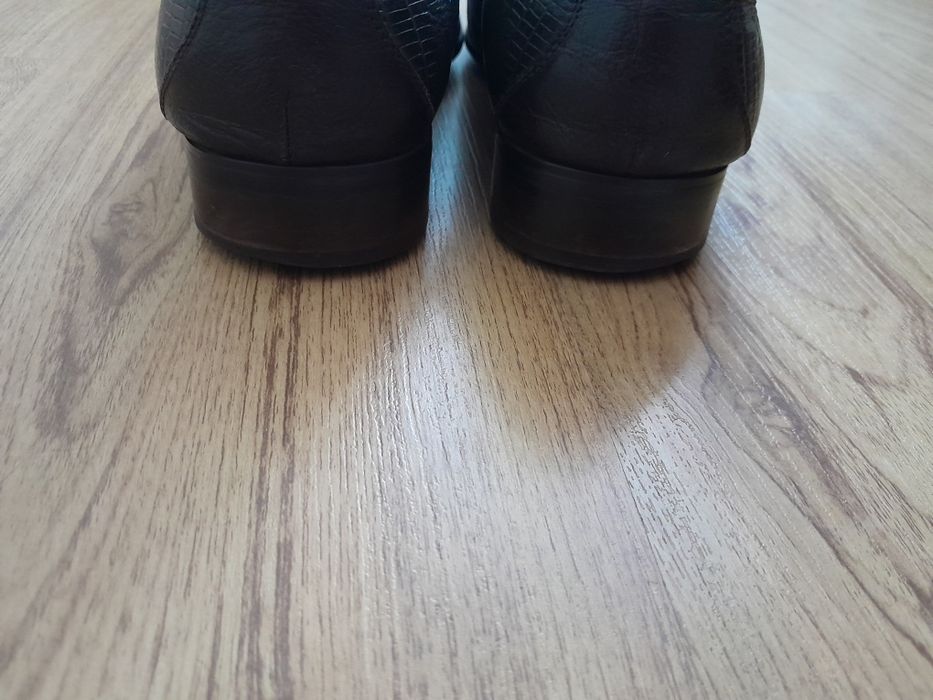 Продам кожаные  туфли  р.44