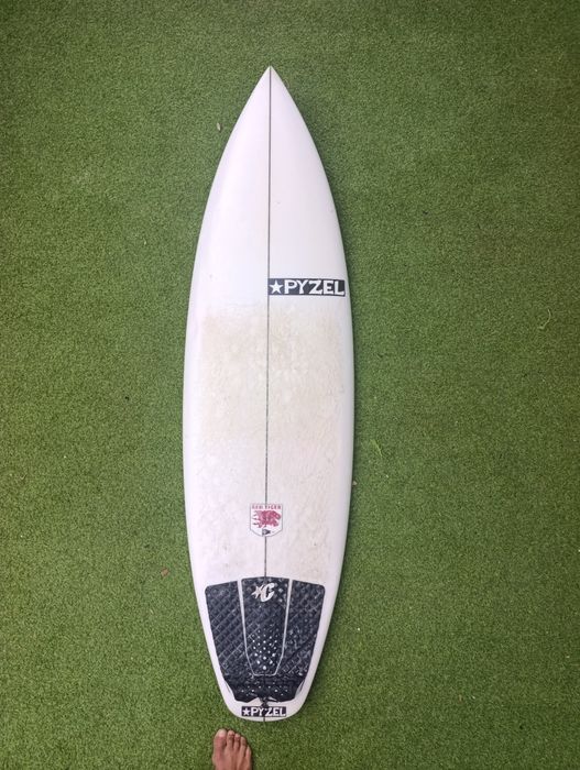 Prancha sur f Pyzel Red Tiger com Fins Performer Pc e saco