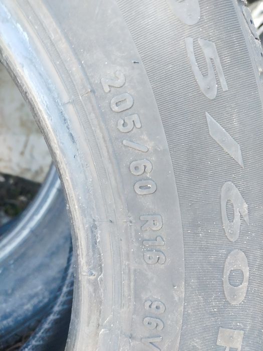 Продам резину 205 60 r16