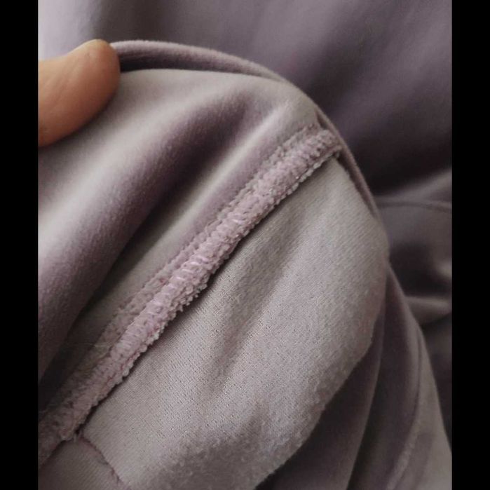 Жіночий велюровий костюм