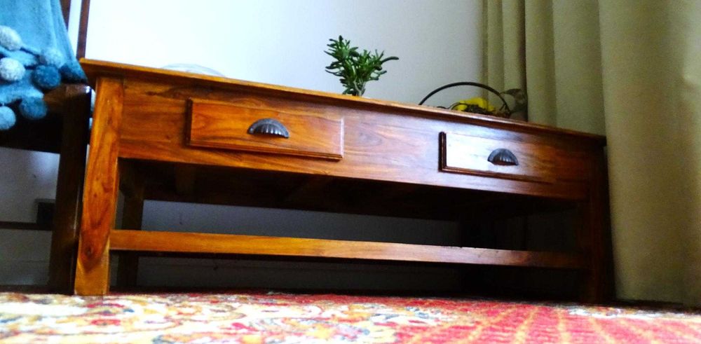 Ława / stolik kawowy z drewna egzotycznego z AlmiDecor w bdb. stanie!