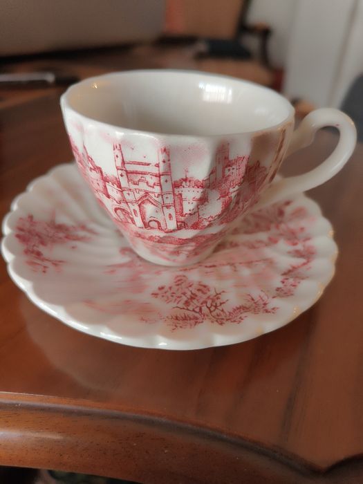 Serviço de café inglês muito pouco usado