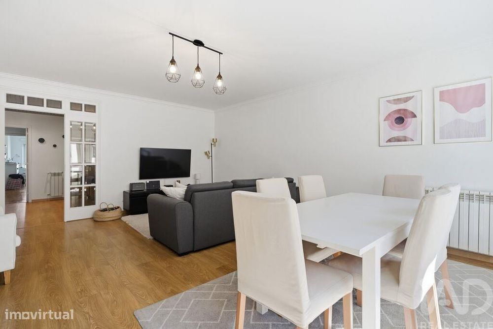 Apartamento T2 em Queluz e Belas de 107 m2