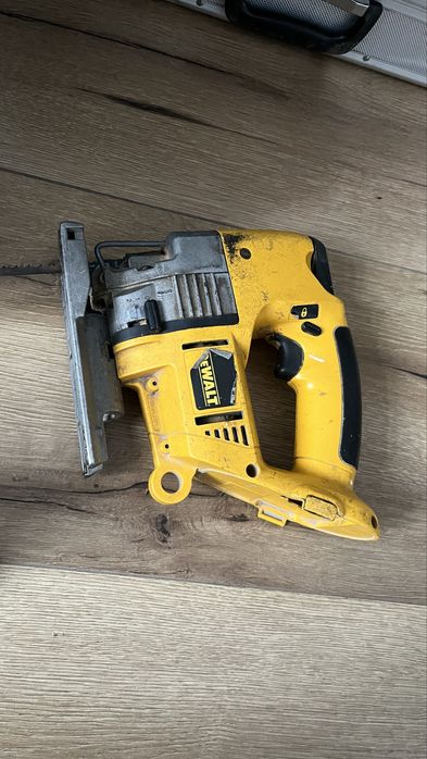 Wyrzynarka DeWalt DW933 (18 V)