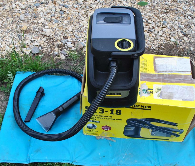 Odkurzacz bateryjny Karcher SE 3-18 Compact do prania tapicerki