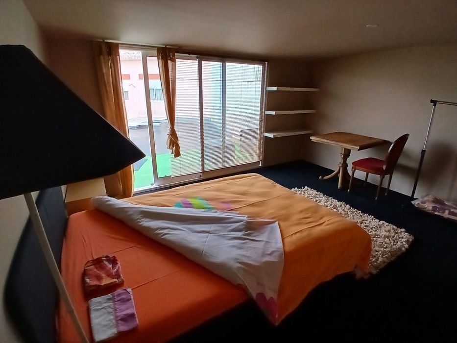 Alugo quarto com despesas incluidas