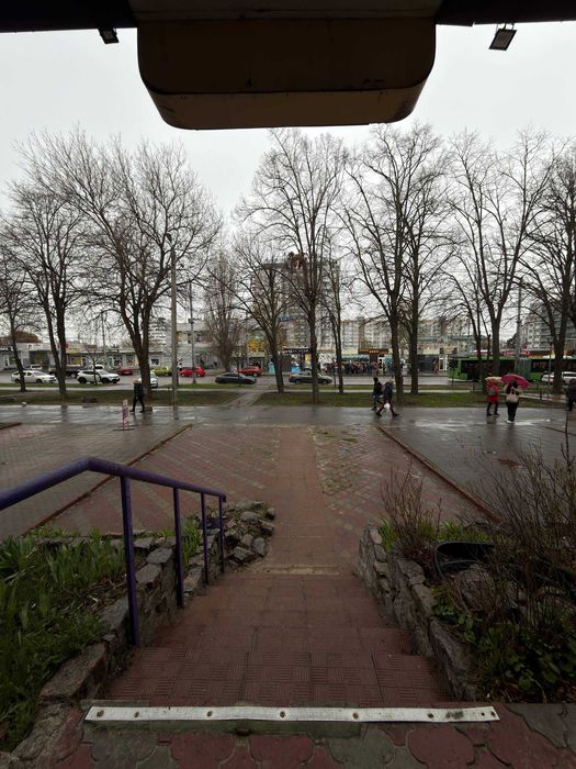 Приміщення 33,5 м² з окремим входом 2 хв від метро Палац Спорту