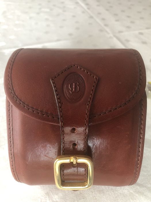 Porta-cintos em pele