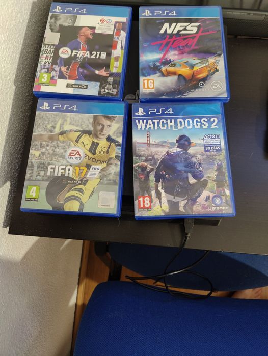 PS4 Pro 1 TB com 4 jogos