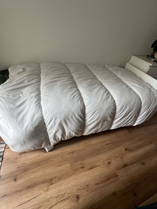 Cama ikeia com estrado e colchão