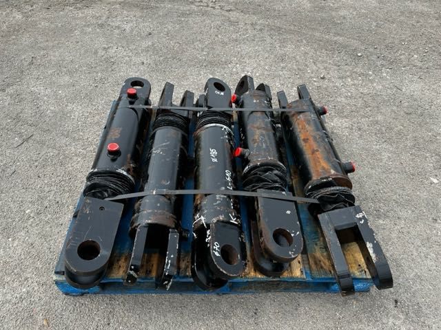 siłownik hydrauliczny do kruszarki pegson