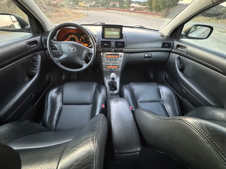 Vendo Toyota Avensis 2.2 D-cat 177cv Nacional 1 dono