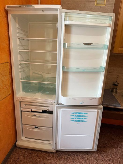 Хололильник Stinol модель RF NF 345A.