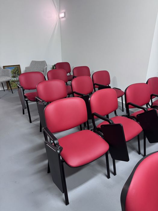 25 cadeiras com palmatoria novas