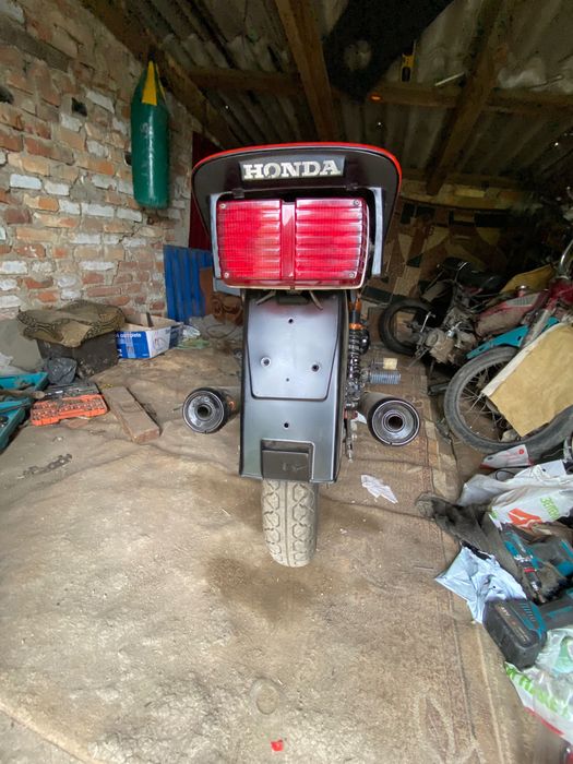 Мотоцикл Honda 900 кубов