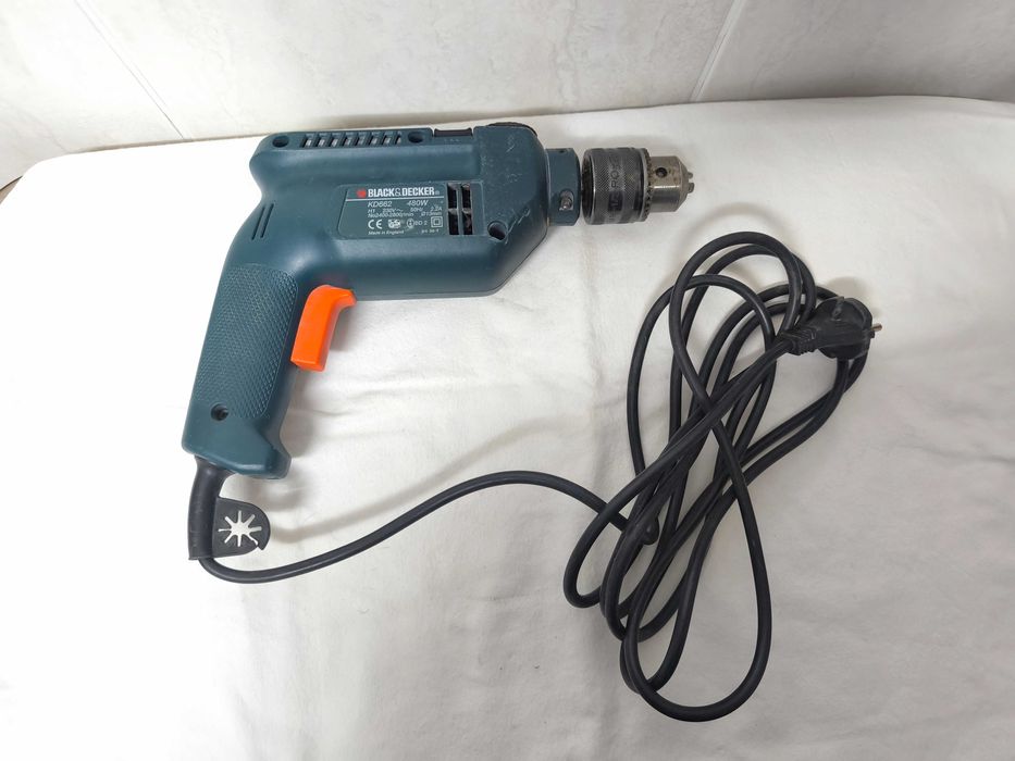 Berbequim de impacto Black Decker KD662 a precisar de reparação