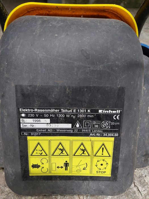 Máquina de cortar relva