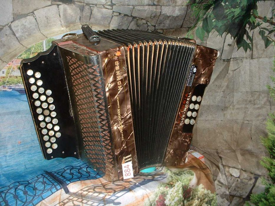 Concertina para venda N, 884