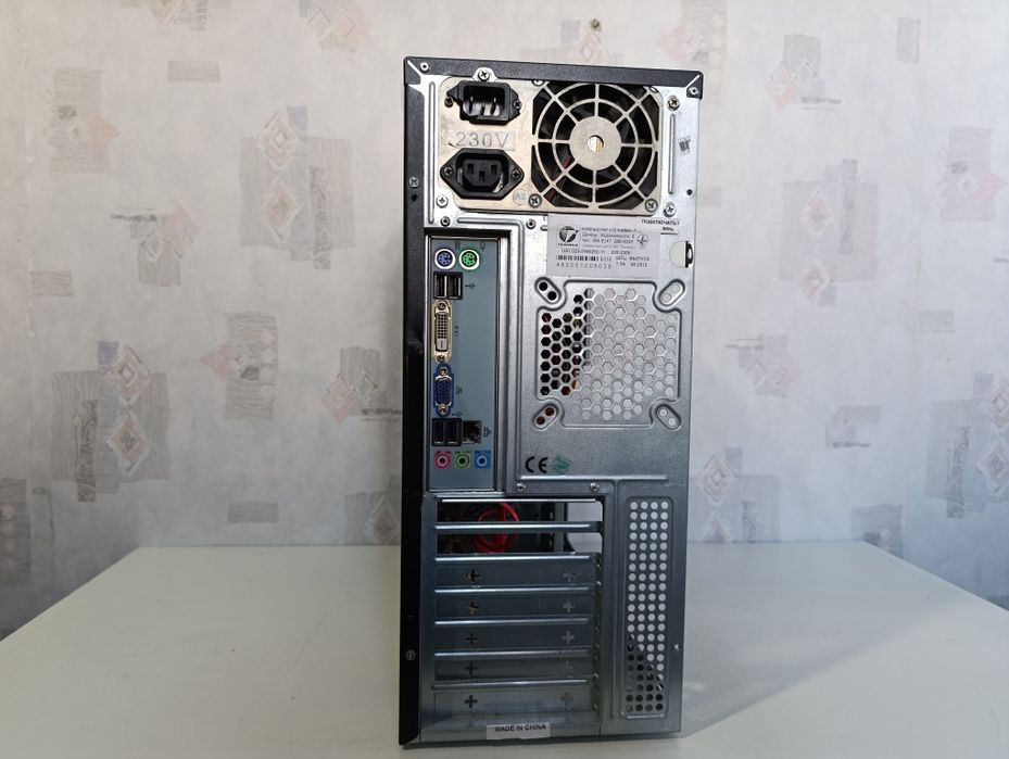 Системный блок Intel CORE i3-2120 CPU 3.30 GHz huntkey корпус