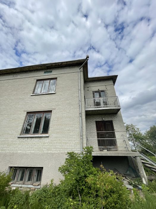 Продаж півбудинку с. Горбків