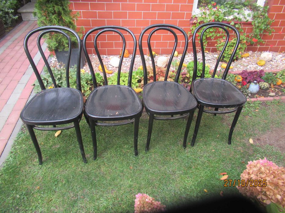 4 Krzesła - drewniane, czarne