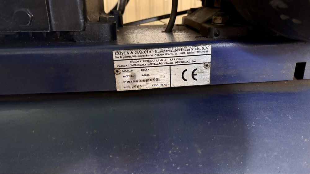 Compressor de ar CIATA T-200R 200L trifásico 3CV