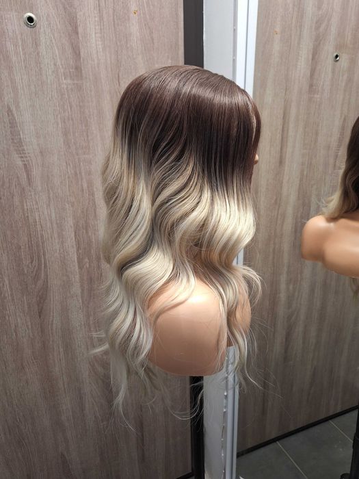Falowana Peruka Blond Ombre Na Koronkowej Siateczce Lace Front Wig