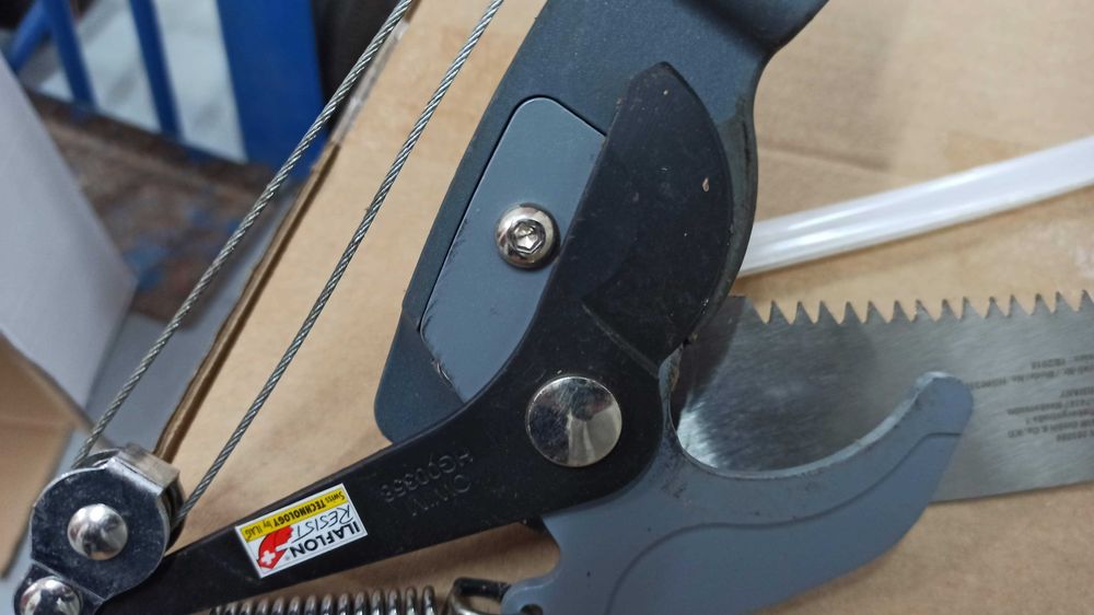 Tesoura para poda extensível com serrote até 2,60m