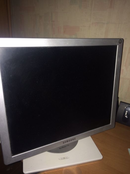 Монитор Samsung SyncMaster 770p