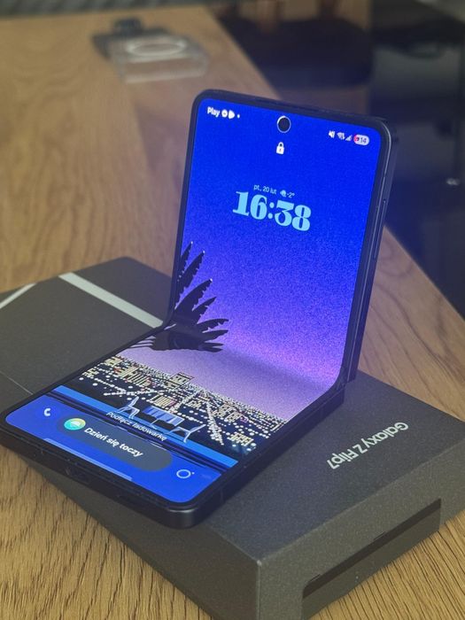 Samsung Galaxy Z Flip7 |  256 GB | Idealny stan | 100% bateria