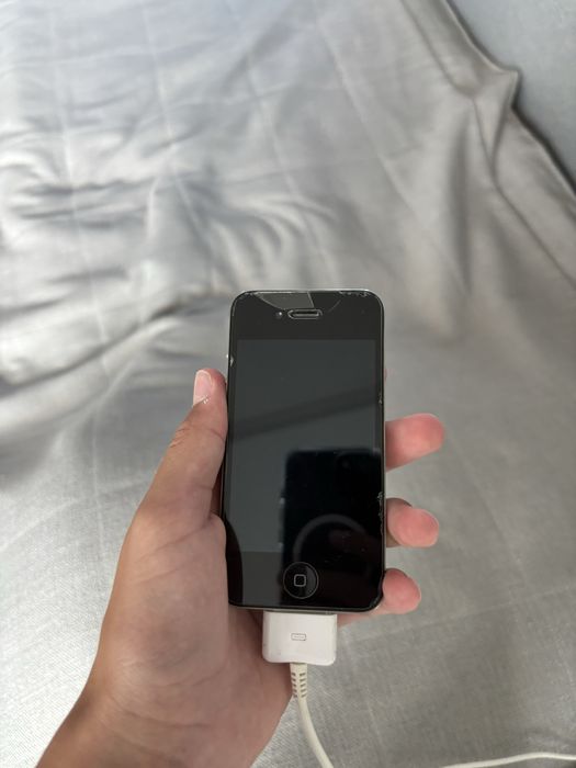 Iphone 4s 32gb. Iphone 5s у подарунок