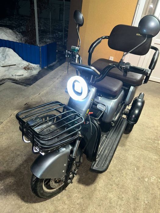 Продам трьохколісний електроскутер