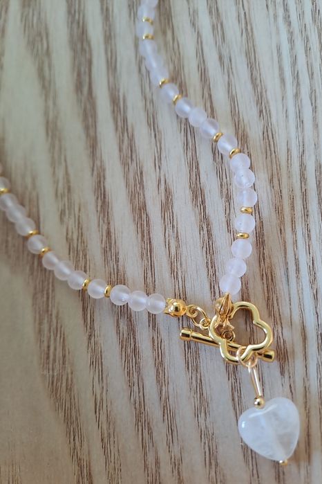 Nowy naszyjnik z matowego bialego kryształu