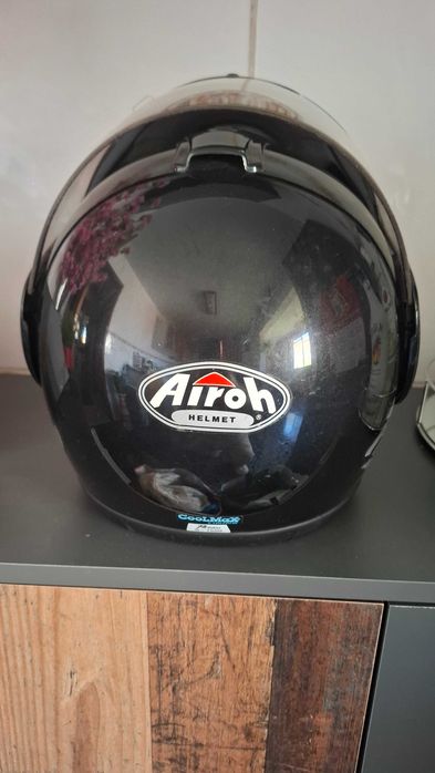 Capacete AIroh Modelar