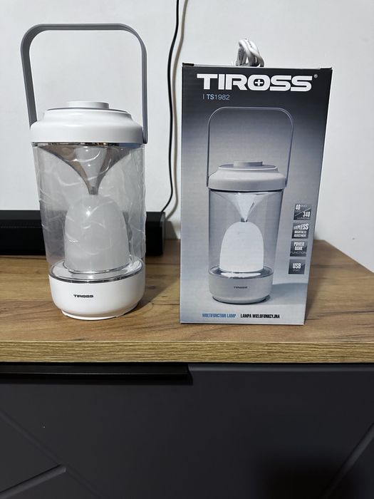 Продам кемпінговий ліхтарик tiross