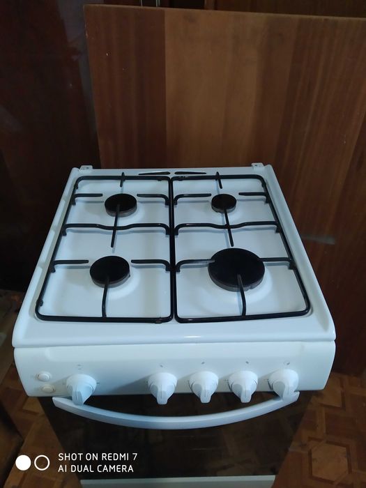 Плита газовая Zanussi,як нова!