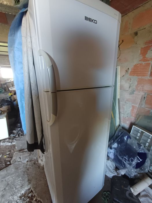 Frigorífico em bom estado e a trabalhar bem