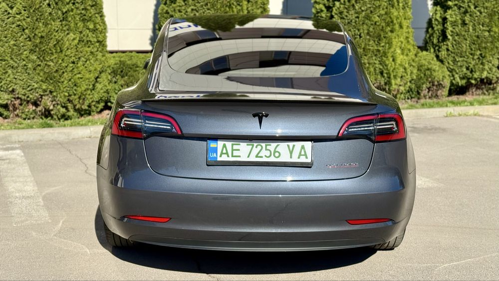 Продам Tesla Model 3