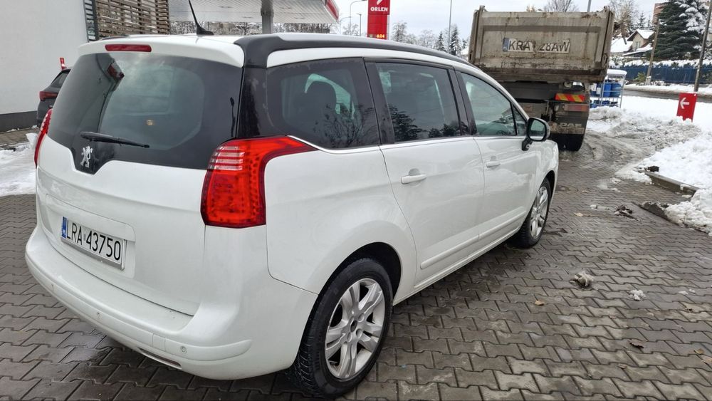 Пежо 5008 1.6 бензин 12 рік 7 місць