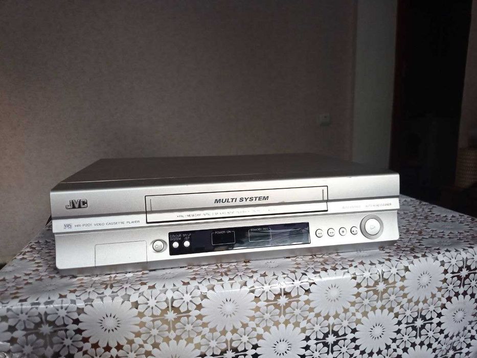 Видеомагнитофон касетный JVC HR-P201ER