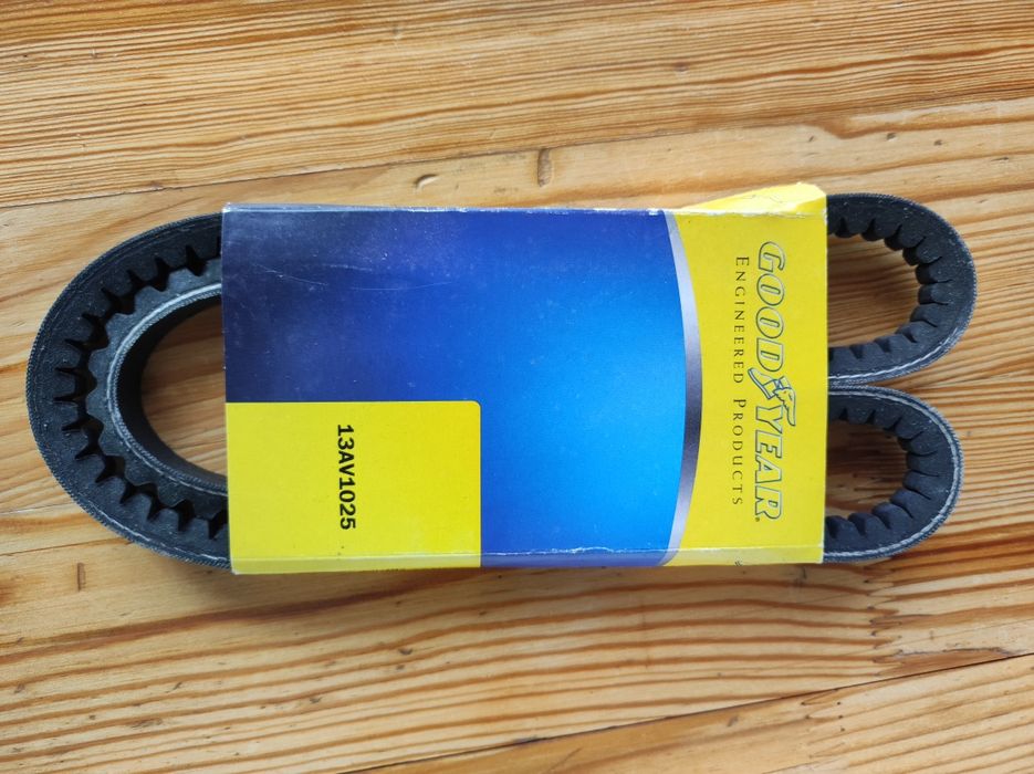 Продається ремінь ГРМ, автолампи 12v , 24v