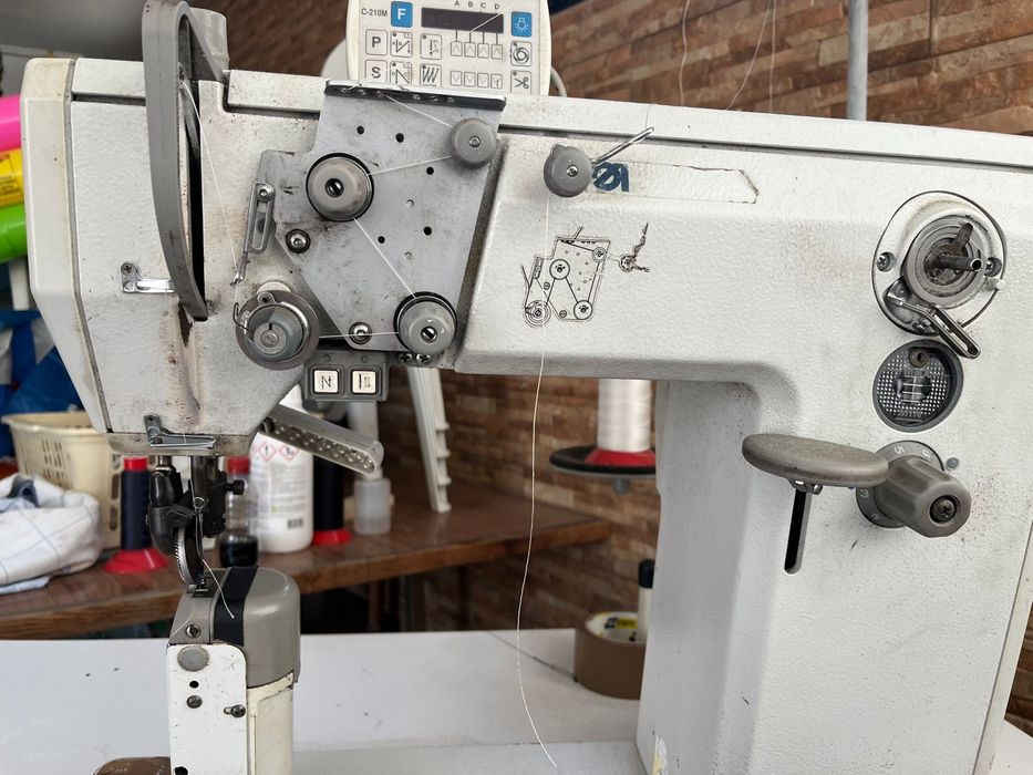 Maquina de 1 agulha Adler